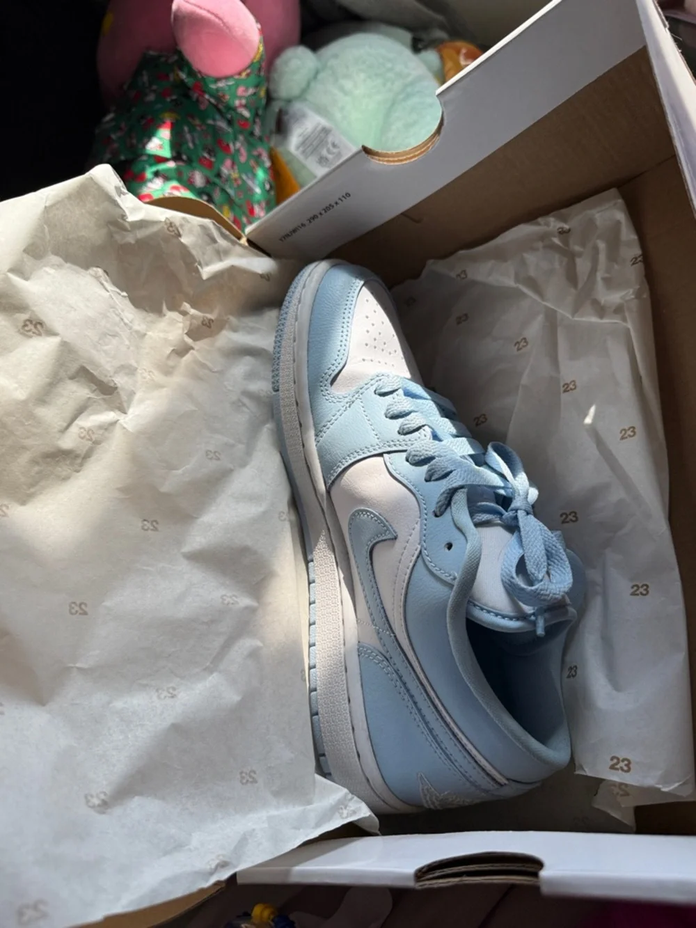 Nike Women’s Low Top Sneakers in Light Blue and White - Picture 7 of 11